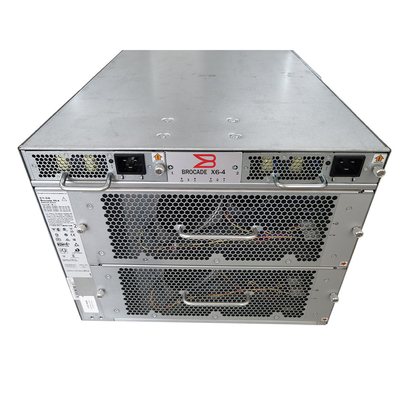 Osiem pionowych gniazd kasetowych Brocade X6-8 Director Gen6 Fibre Channel 16U Licencja Brocade POD