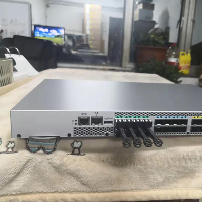 BR-G610-8-16G-0 Brocade G610 8P Przełącznik do montażu w szafie serwerowej z 16Gbps SWL SFP+ Transceiver