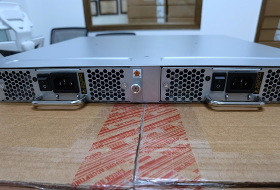 Przełącznik Brocade SAN 24P 8 GB SWL BR-6510-24-8G-R 24 porty 8 Gb SFP+ 48 portów